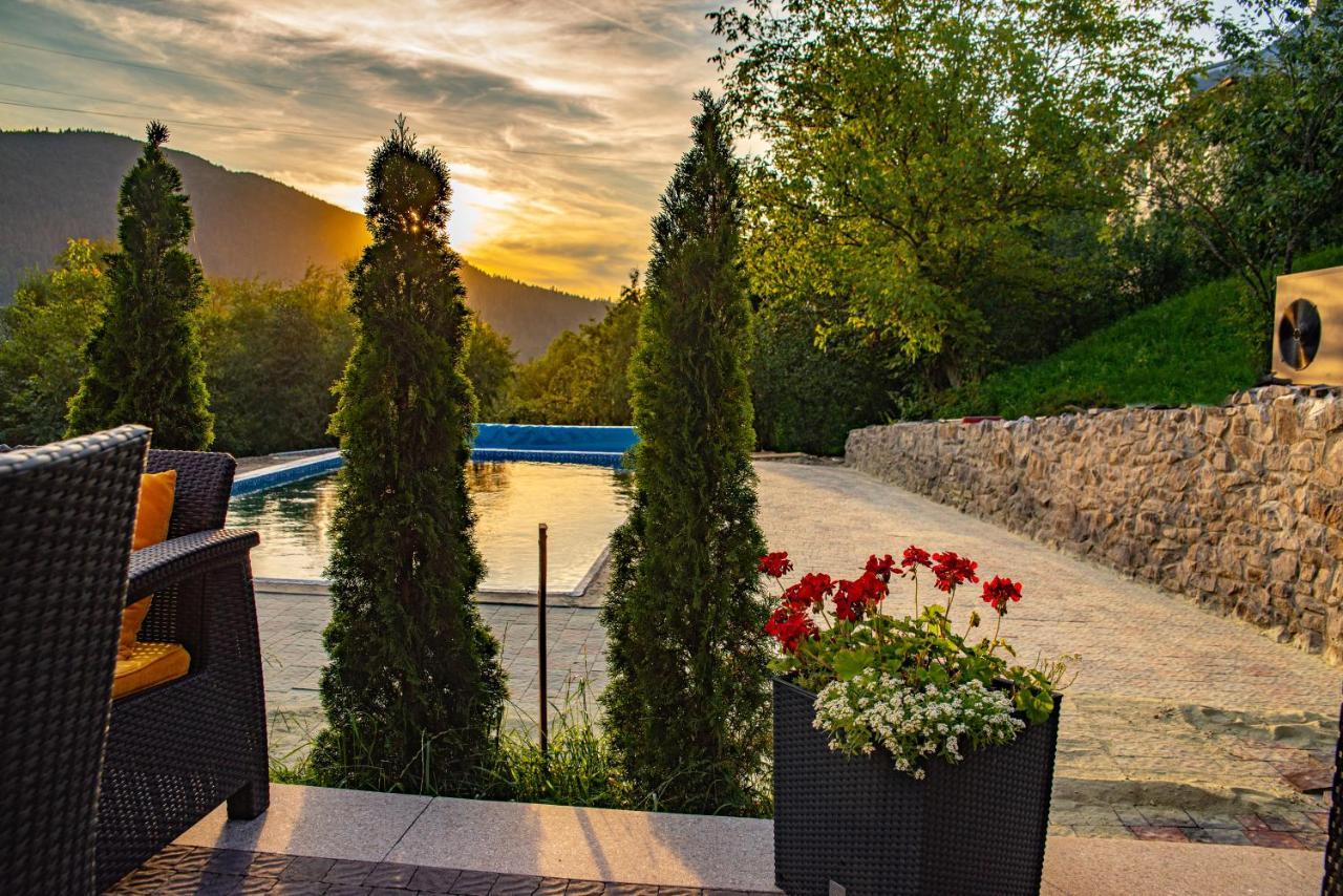 Купецький Двір Hotel Mizhhirya  Екстериор снимка