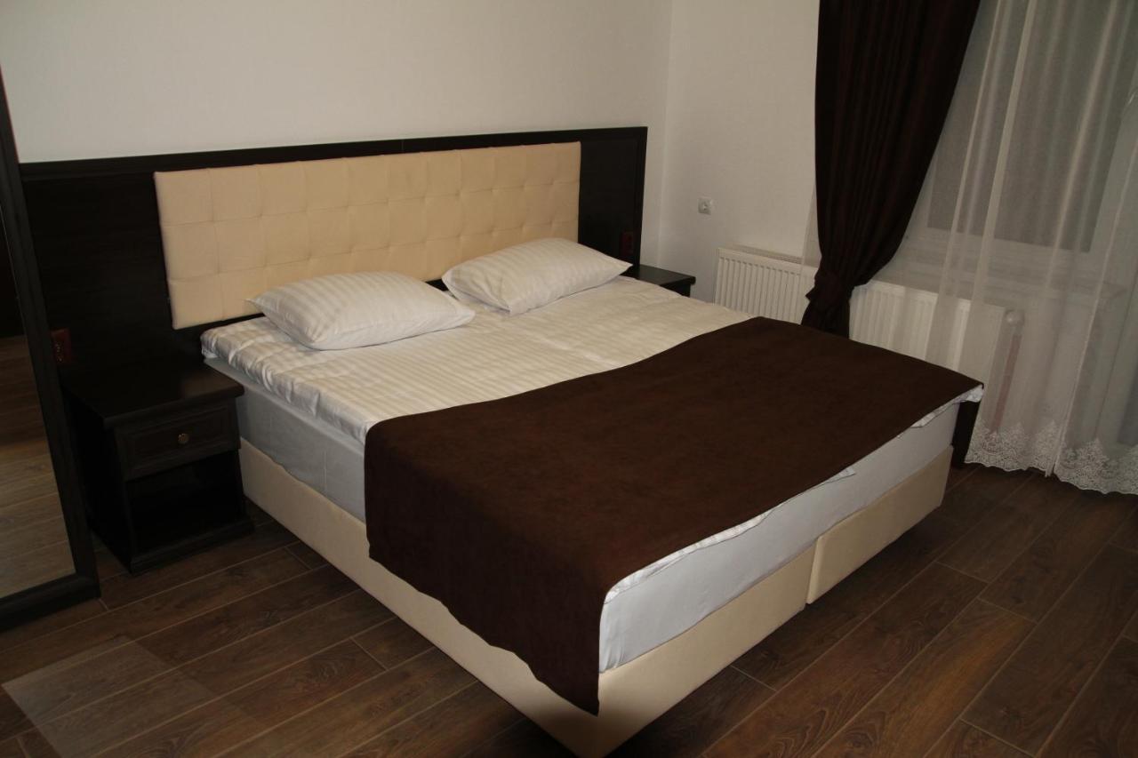 Купецький Двір Hotel Mizhhirya  Екстериор снимка