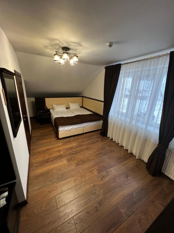 Купецький Двір Hotel Mizhhirya  Екстериор снимка