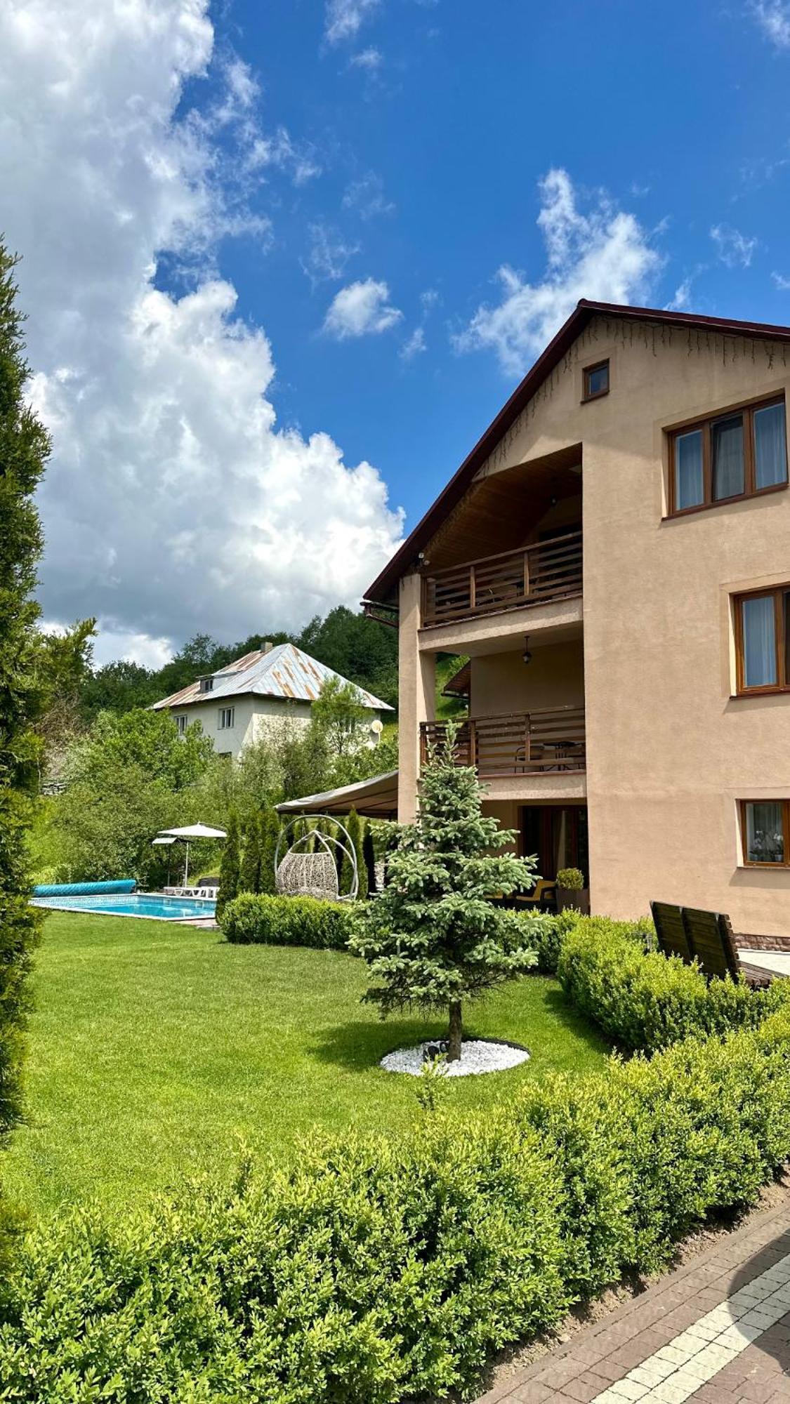 Купецький Двір Hotel Mizhhirya  Екстериор снимка